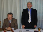 1. Vorsitzender Werner Vhringer (rechts) und Stellvertreter Gnther Frick (links) beim Rechenschaftsbericht (Foto: Archiv GHV)