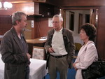 Der Altenburger Journalist Raimund Vollmer (links) im Gesprch mit Werner Eiler und Helga Stoo (Foto: Archiv GHV 2007)